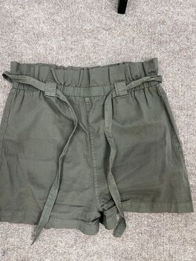 Tinsel high rise ruffle top tie olive cotton shorts